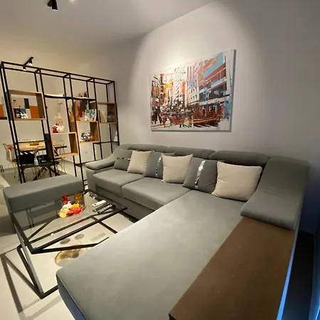 Apartment 25